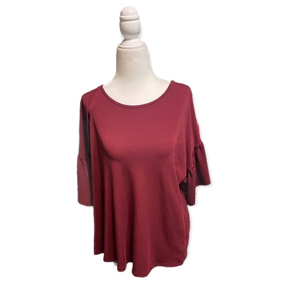 maroon short sleeve flowy blouse - Picture 1 of 3
